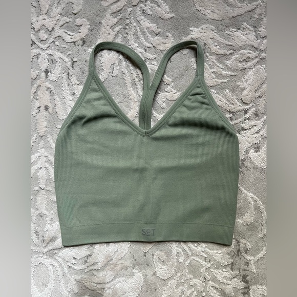 Sculptflex Ribbed V Bra in colour Matcha green - Picture 2 of 3